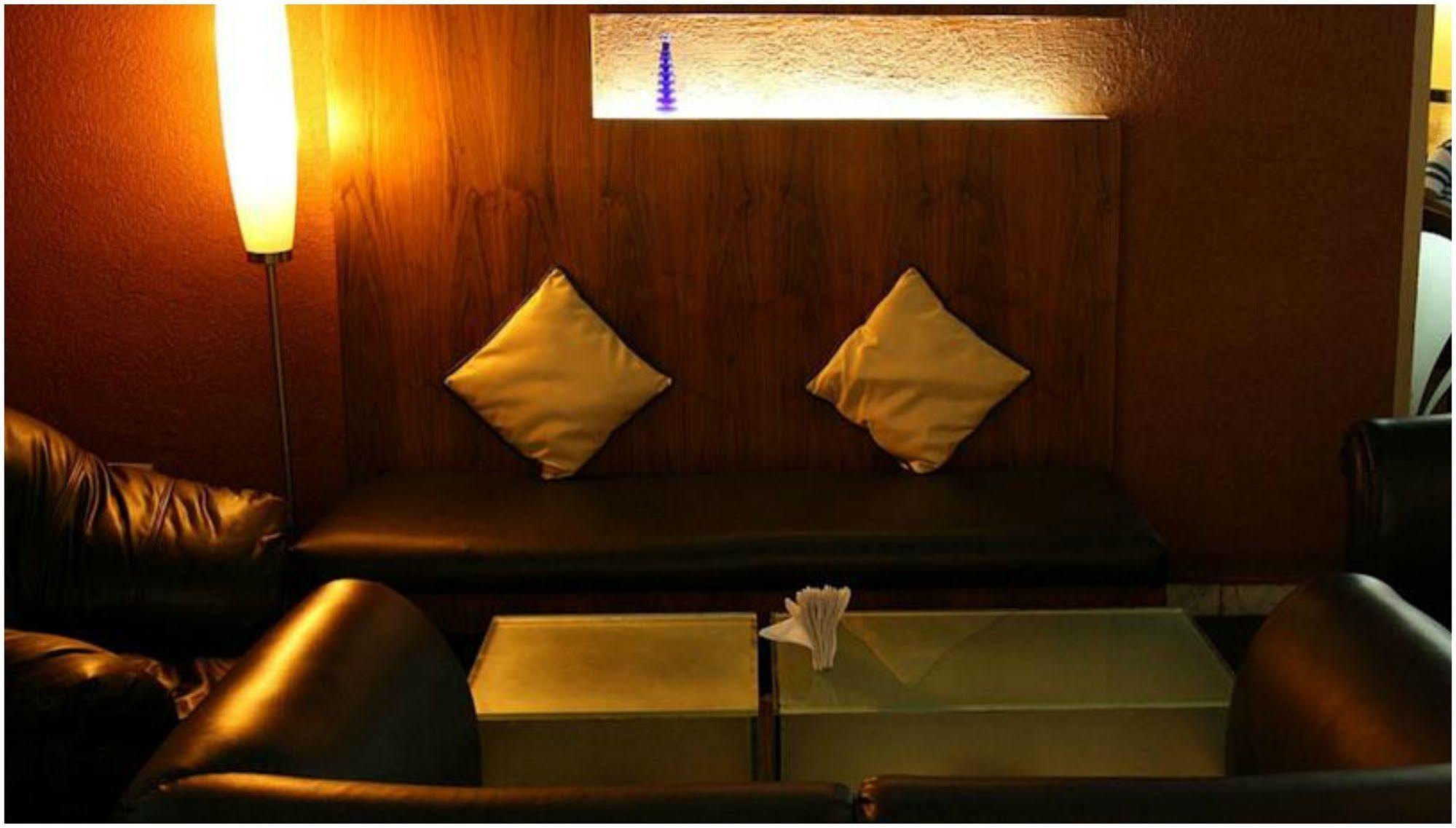 Ramee Guestline Hotel Juhu Bombay Eksteriør billede